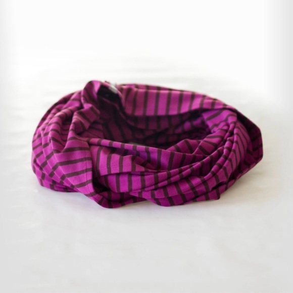 Lululemon Vinyasa Scarf in Deenie Stripe Regal Plum Bordeaux Drama - Picture 2 of 5